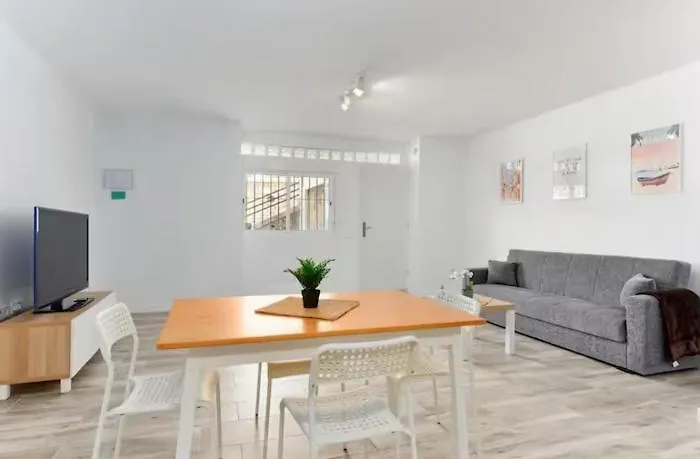 Apartment Cozy In Center- Wifi & Ac Málaga